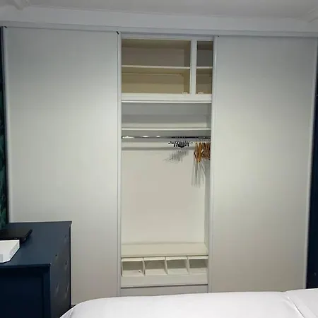Hr Jouffroy - Cardinet Apartman