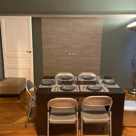 Hr Jouffroy - Cardinet Apartamento